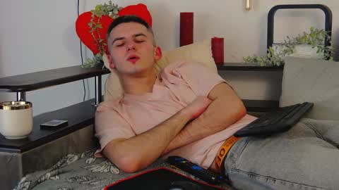 devin_ho online show from 02-07-25, 08:42