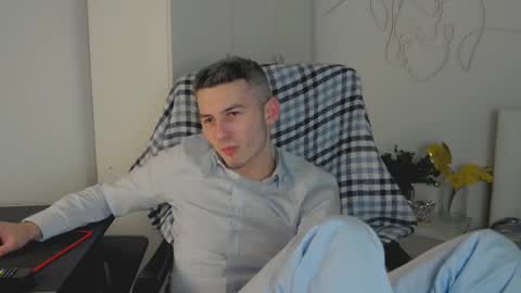 devin_ho online show from 02-12-25, 01:52