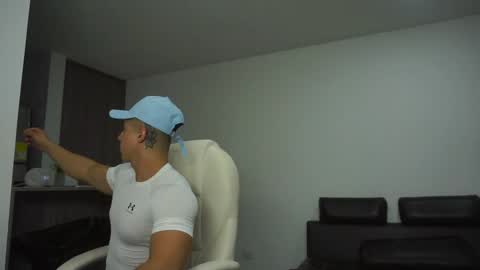 Devin Hunter online show from 12-04-24, 01:47