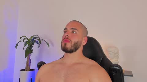 Devon Collins Independent model online show from 12-13-24, 12:09