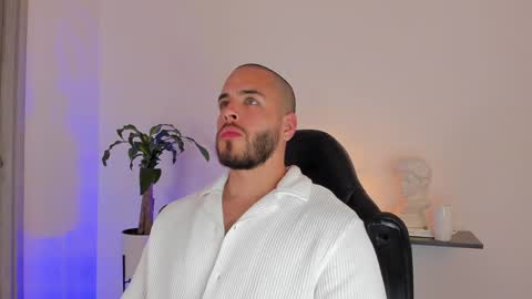 Devon Collins Independent model online show from 12-14-24, 12:22