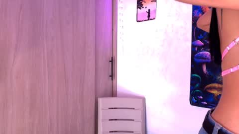 Snapshot of devours_fire chatting on 11-15-25, 08:05 Sara 3 online show from 11-15-25, 08:05