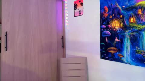 Snapshot of devours_fire chatting on 11-20-25, 07:57 Sara 3 online show from 11-20-25, 07:57