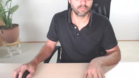 Snapshot of devswiss chatting on 09-28-25, 08:52 DevSwiss online show from 09-28-25, 08:52