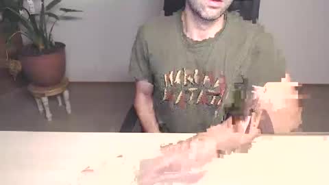 Snapshot of devswiss chatting on 10-31-25, 06:14 DevSwiss online show from 10-31-25, 06:14