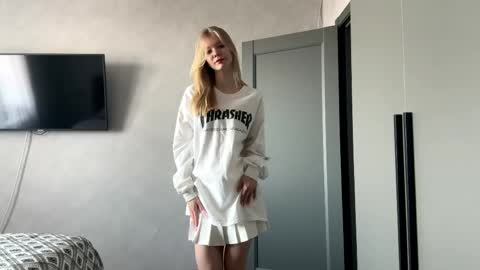 dewdropdoll online show from 04-24-26, 04:26