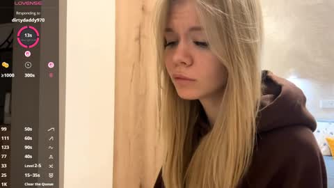 dewdropdoll online show from 05-14-26, 01:51