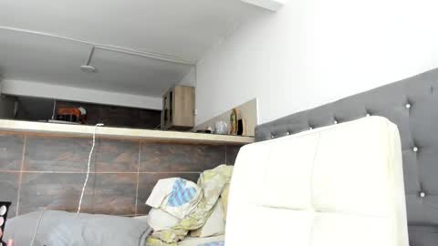 Snapshot of dewolk chatting on 01-10-26, 09:30 thumb up me please its important online show from 01-10-26, 09:30