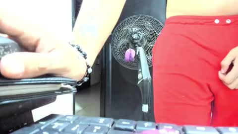 Snapshot of dewolk chatting on 02-08-26, 08:51 thumb up me please its important online show from 02-08-26, 08:51