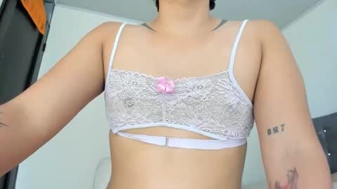 Snapshot of dewolk chatting on 02-14-26, 09:28 thumb up me please its important online show from 02-14-26, 09:28