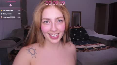 Snapshot of dexandlily chatting on 10-13-25, 01:49 Dex and Lily online show from 10-13-25, 01:49