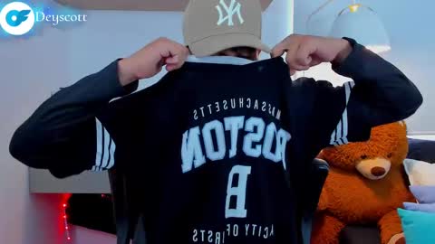Snapshot of deymon_scott chatting on 02-16-25, 07:27 JULIAN online show from 02-16-25, 07:27
