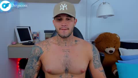 Snapshot of deymon_scott chatting on 02-25-25, 01:20 JULIAN online show from 02-25-25, 01:20