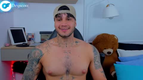 Snapshot of deymon_scott chatting on 02-25-25, 04:24 JULIAN online show from 02-25-25, 04:24