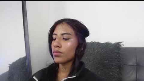 Snapshot of deysha_garncia chatting on 10-16-25, 04:30 Deysha online show from 10-16-25, 04:30