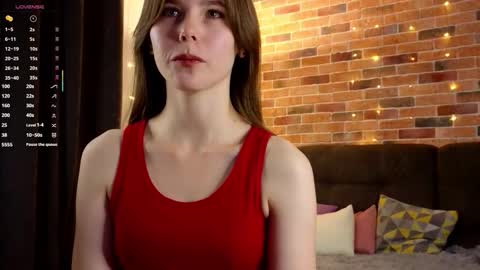 Snapshot of deyvessa chatting on 10-12-25, 07:02 Kira online show from 10-12-25, 07:02