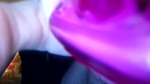 Snapshot of dfresh1_69 chatting on 12-17-25, 10:32 dfresh1_69 online show from 12-17-25, 10:32