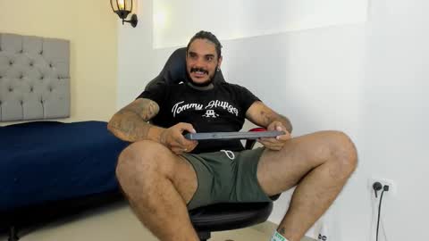 Snapshot of dhamian_wolf_hunter chatting on 11-10-25, 09:25 dhaian online show from 11-10-25, 09:25