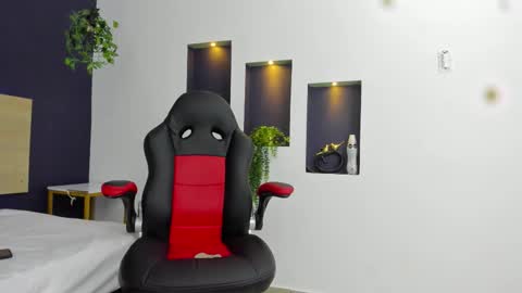 Snapshot of dhamian_wolf_hunter chatting on 11-22-25, 10:09 dhaian online show from 11-22-25, 10:09