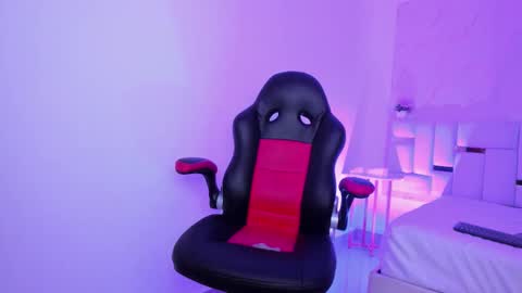 Snapshot of dhamian_wolf_hunter chatting on 11-23-25, 09:58 dhaian online show from 11-23-25, 09:58