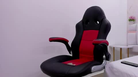 Snapshot of dhamian_wolf_hunter chatting on 11-24-25, 09:25 dhaian online show from 11-24-25, 09:25