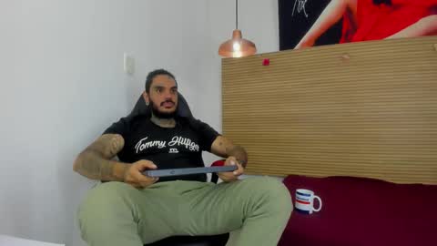 Snapshot of dhamian_wolf_hunter chatting on 11-28-25, 08:55 dhaian online show from 11-28-25, 08:55