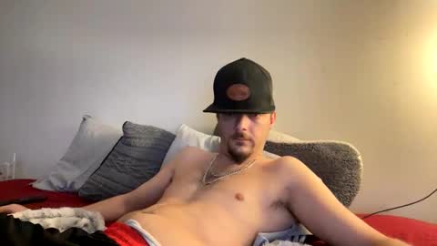 Snapshot of dharbison23 chatting on 10-31-25, 02:18 dharbison23 online show from 10-31-25, 02:18