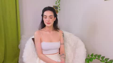 Di moon online show from 11-17-25, 05:08