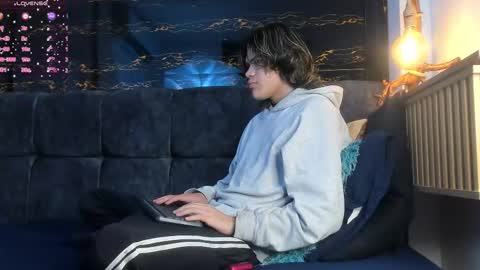 diamond_twink online show from 11-05-25, 04:01