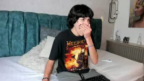 Snapshot of diamond_twink chatting on 06-11-26, 01:53 diamond_twink online show from 06-11-26, 01:53
