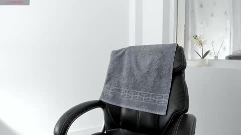 diamondkay_ online show from 10-01-25, 06:19