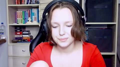 diana_back3 online show from 10-18-25, 01:56