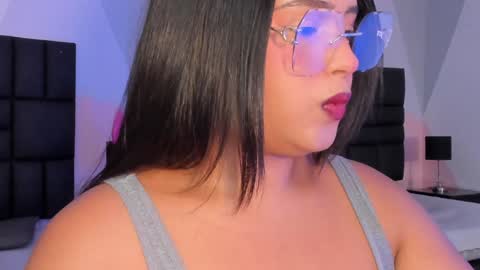 Snapshot of diana_clarck chatting on 12-27-24, 02:04 Diana Tamayo online show from 12-27-24, 02:04