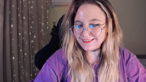 Snapshot of diana_floweri chatting on 01-08-25, 04:33 Diana online show from 01-08-25, 04:33