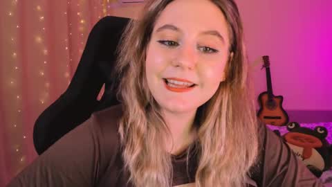 Snapshot of diana_floweri chatting on 02-10-25, 01:22 Diana online show from 02-10-25, 01:22