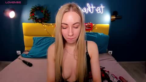 Diana  online show from 12-15-24, 09:03