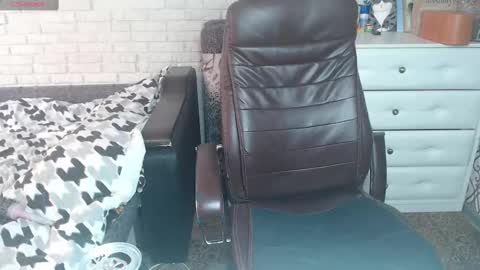 Snapshot of diana_li_ chatting on 02-25-25, 10:15 Diana li online show from 02-25-25, 10:15