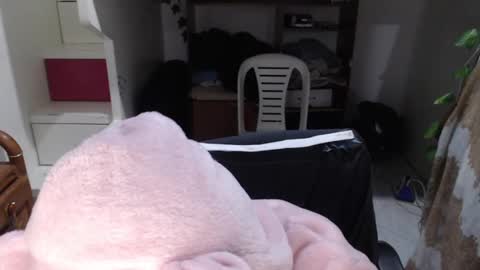 Snapshot of diana_smit_ chatting on 01-11-25, 02:04 diana online show from 01-11-25, 02:04