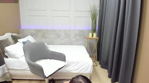 Diana online show from 12-23-24, 01:35