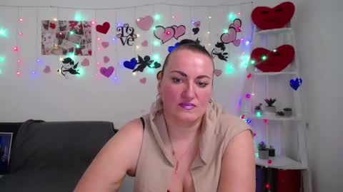 Diana online show from 03-06-25, 04:17