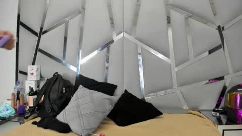 dianarous online show from 05-24-26, 03:22