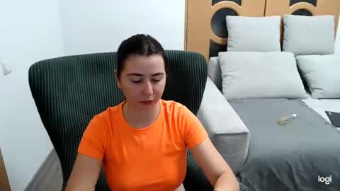 dianasmiey7 online show from 11-06-25, 06:20