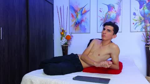 Snapshot of dianayleo chatting on 12-12-24, 09:26 Ana Leo online show from 12-12-24, 09:26