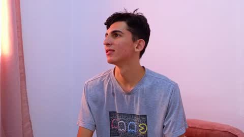 Snapshot of dianayleo chatting on 01-24-25, 12:20 Ana Leo online show from 01-24-25, 12:20