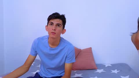 Snapshot of dianayleo chatting on 01-26-25, 12:43 Ana Leo online show from 01-26-25, 12:43