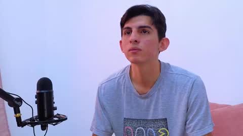 Snapshot of dianayleo chatting on 02-17-25, 12:27 Ana Leo online show from 02-17-25, 12:27