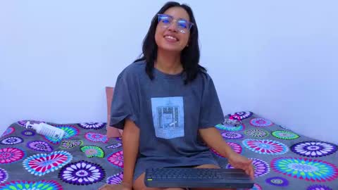 Snapshot of dianayleo chatting on 02-21-25, 06:59 Ana Leo online show from 02-21-25, 06:59