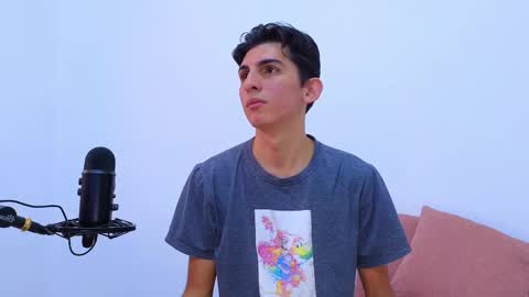 Snapshot of dianayleo chatting on 02-24-25, 12:26 Ana Leo online show from 02-24-25, 12:26