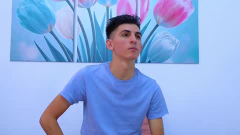 Snapshot of dianayleo chatting on 03-07-25, 12:23 Ana Leo online show from 03-07-25, 12:23