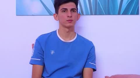 Snapshot of dianayleo chatting on 09-09-25, 12:05 Ana Leo online show from 09-09-25, 12:05